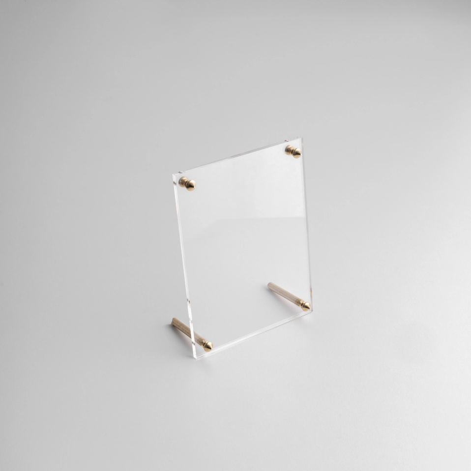 Orive Pirinç Ayaklı Pleksi Fotoğraf Çerçevesi 15x20 cm - 2