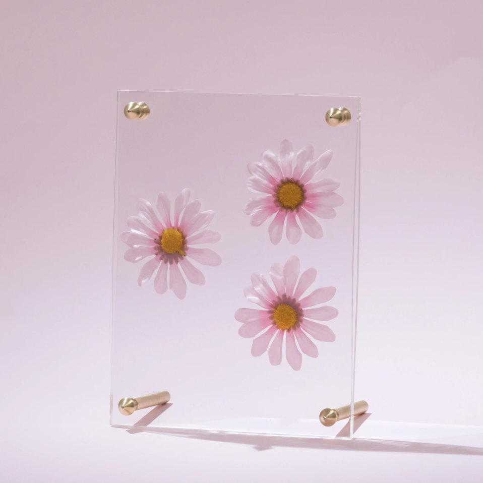 Orive Pirinç Ayaklı Pleksi Fotoğraf Çerçevesi 15x20 cm - 1